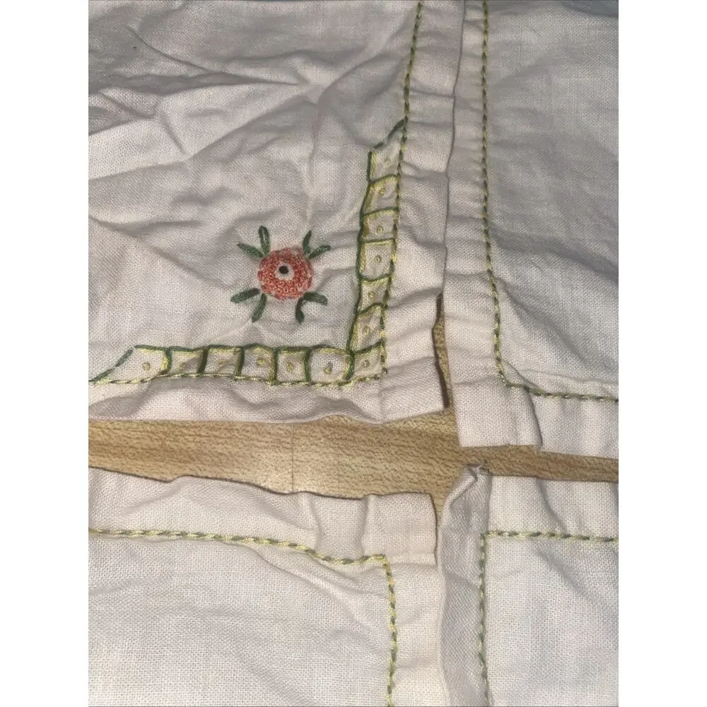 1940s Handmade Embroidered Cotton Napkins Set of 4 Floral Tea/Luncheon